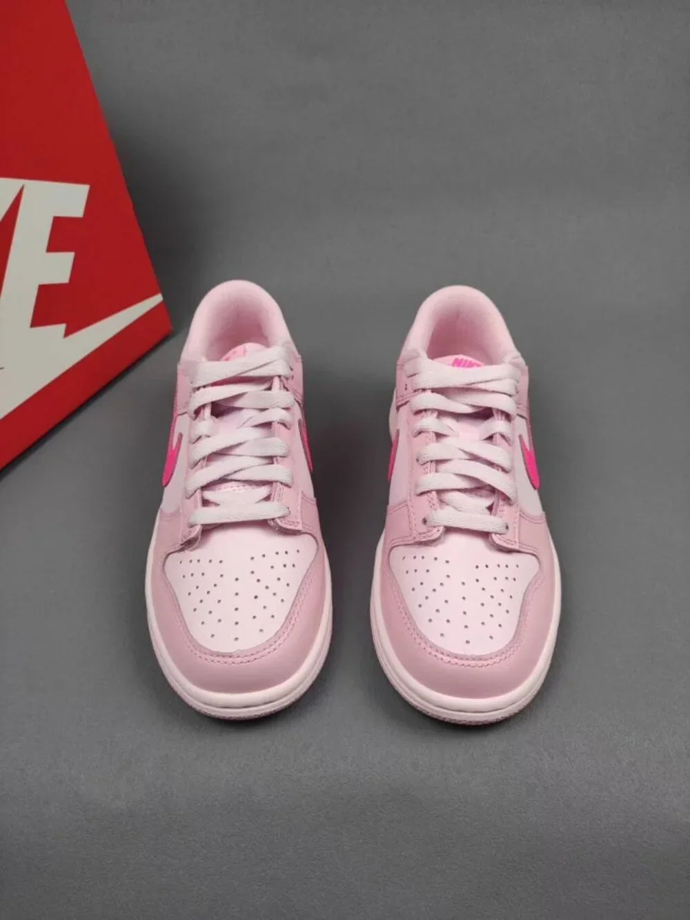 Nike Dunk Low GS Pink Foam Hyper Pink Low Top Sneakers Brand New
